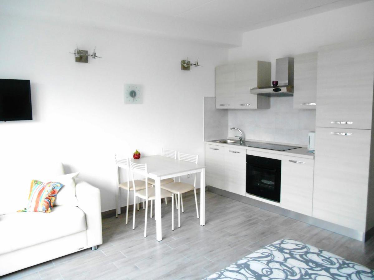 Direttamente Al Lago Apartments 马罗内 外观 照片