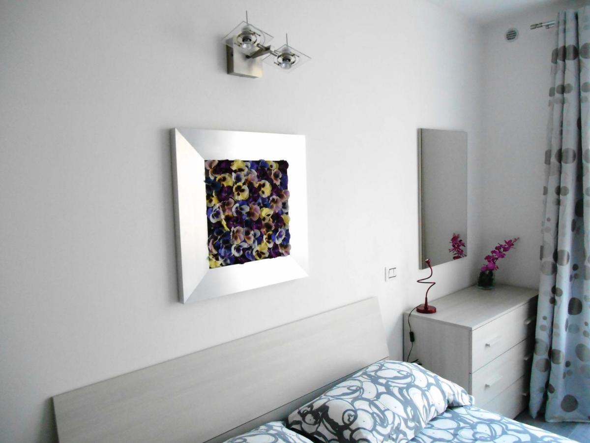 Direttamente Al Lago Apartments 马罗内 外观 照片