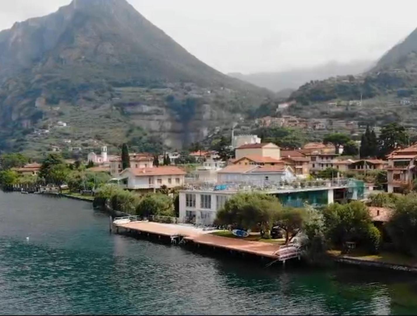 Direttamente Al Lago Apartments 马罗内 外观 照片