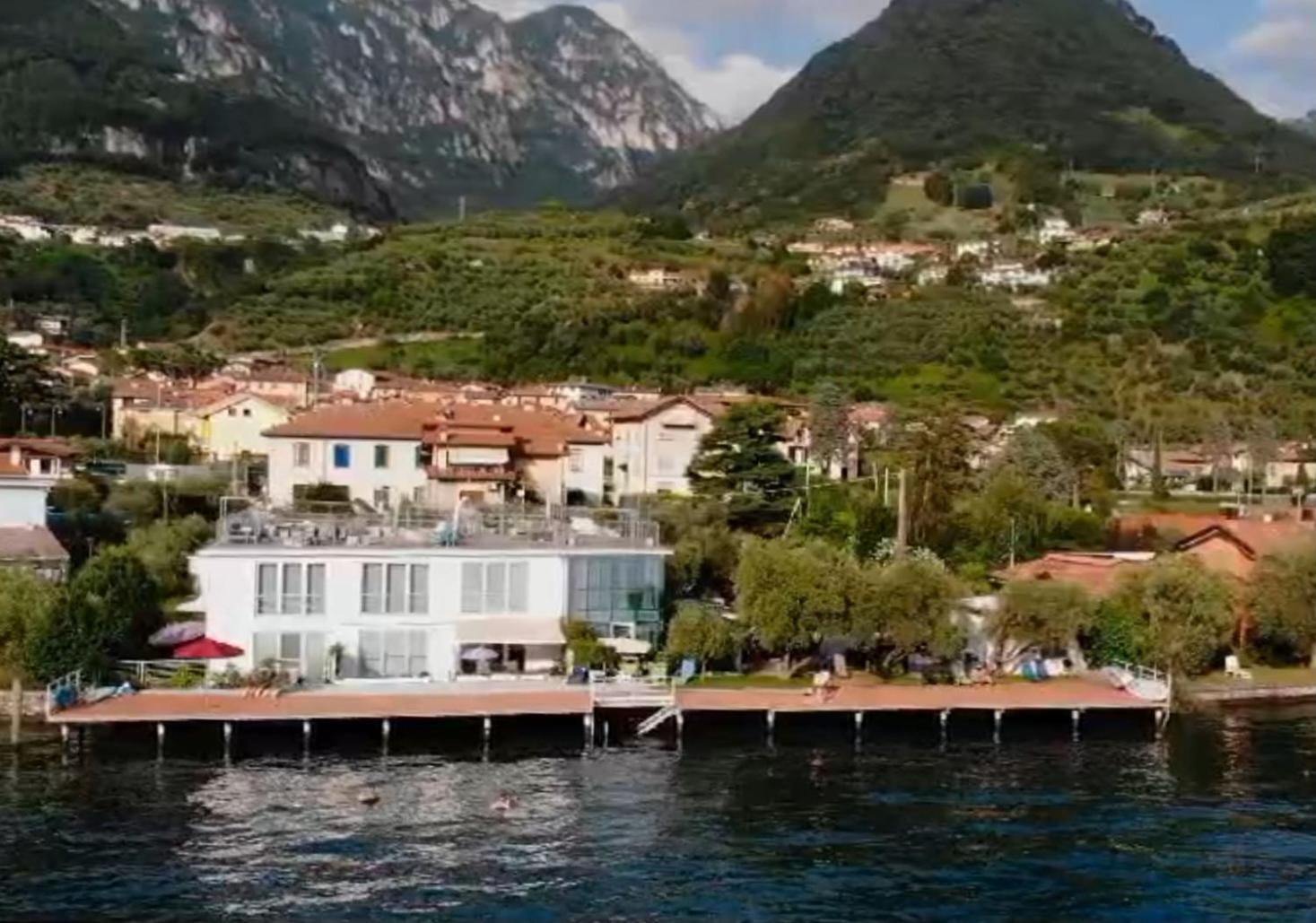 Direttamente Al Lago Apartments 马罗内 外观 照片