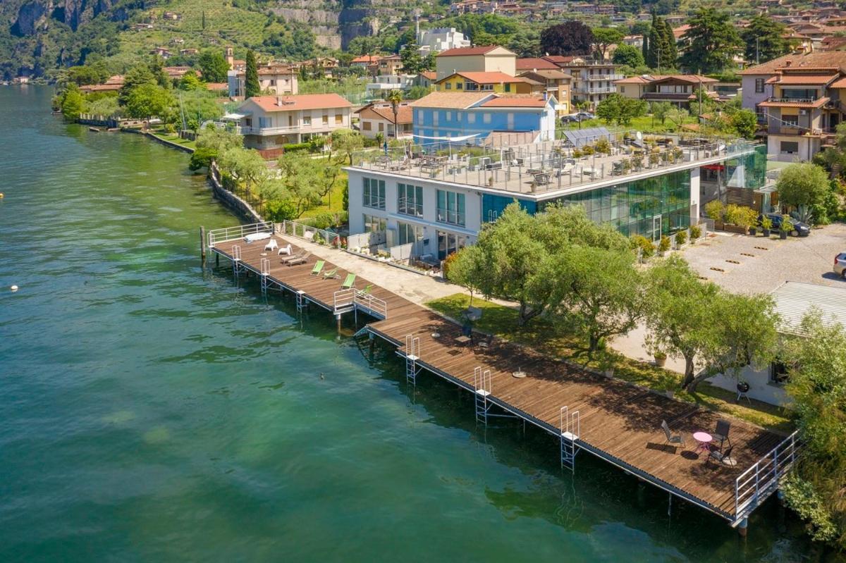 Direttamente Al Lago Apartments 马罗内 外观 照片